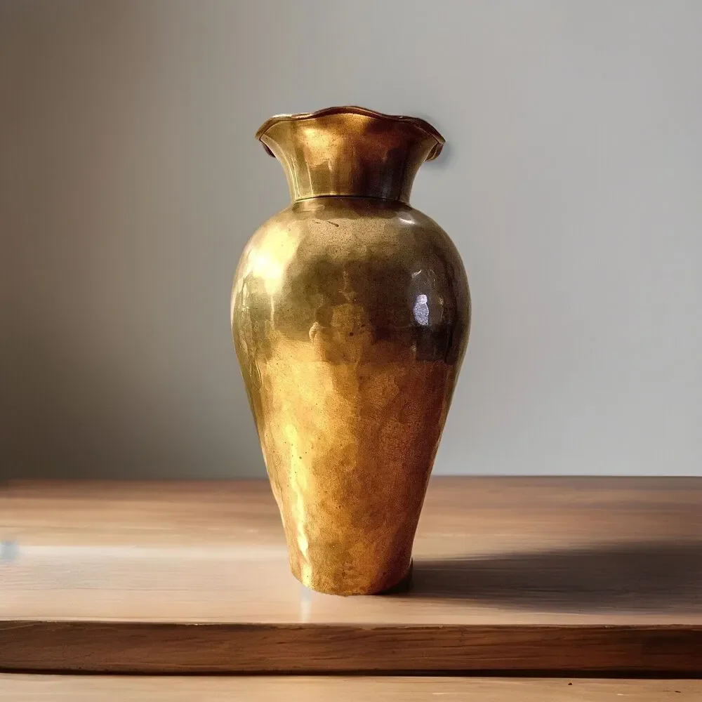 VINTAGE SOLID BRASS HAMMERED VASE 8.5
